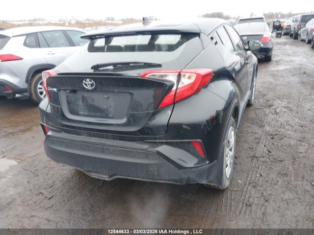 JTNKHMBX6N1132549 Toyota C-HR LE
