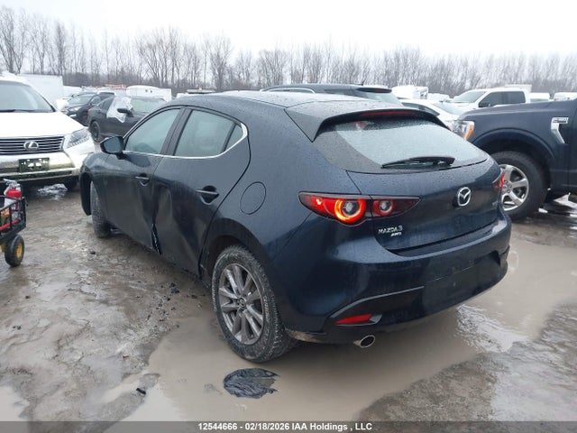 JM1BPBLL5N1516877 Mazda Mazda3 Gs