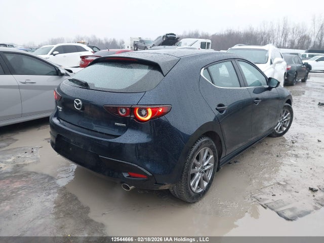 JM1BPBLL5N1516877 Mazda Mazda3 Gs