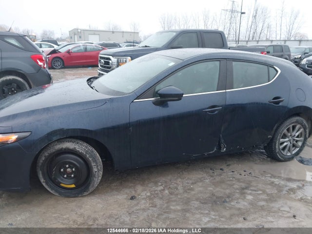JM1BPBLL5N1516877 Mazda Mazda3 Gs