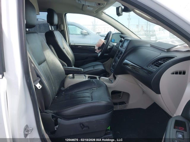 2C4RDGDGXJR323572 Dodge Grand Caravan Crew