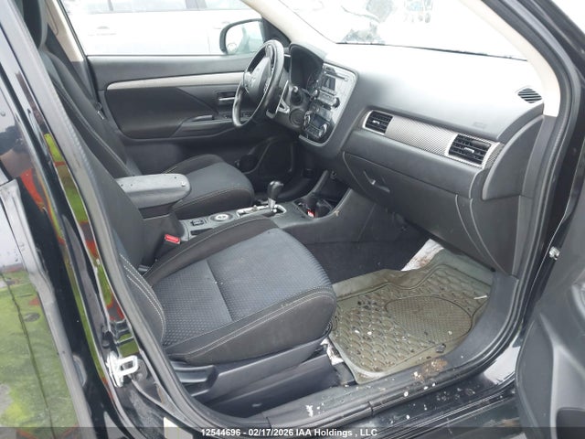 JA4JZ3AX0GZ600704 Mitsubishi Outlander Se/sel