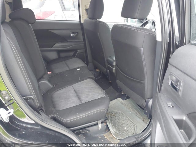 JA4JZ3AX0GZ600704 Mitsubishi Outlander Se/sel