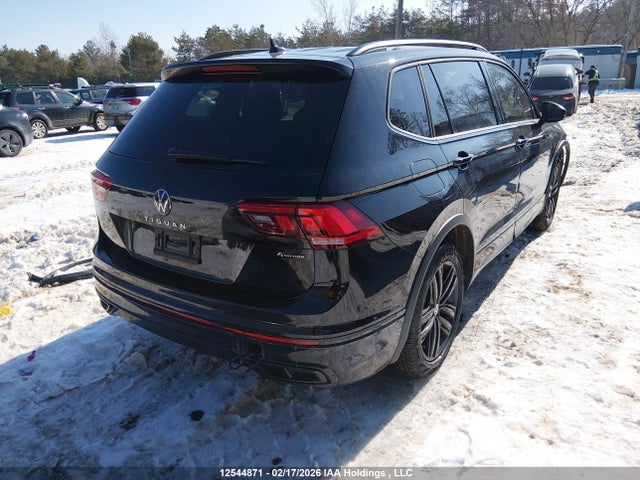 3VV8B7AX0NM154876 Volkswagen Tiguan Comfortline R-line Black Edition