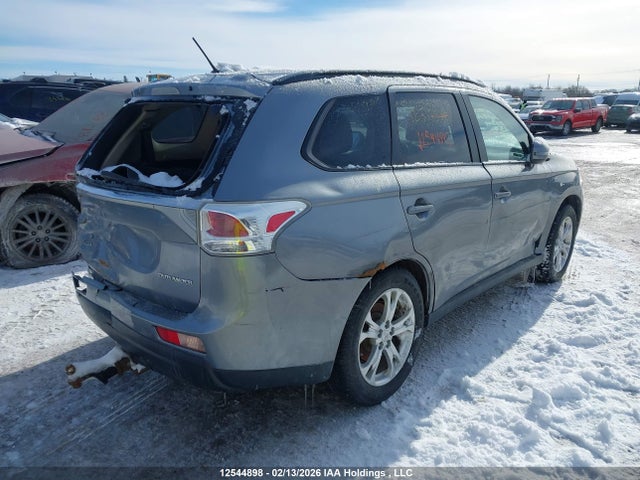 JA4JZ3AX6EZ605614 Mitsubishi Outlander Se