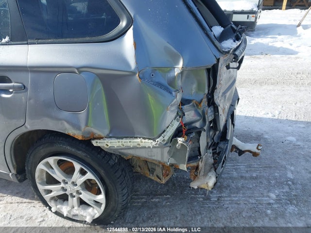 JA4JZ3AX6EZ605614 Mitsubishi Outlander Se