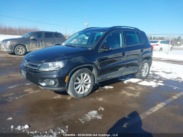 Volkswagen Tiguan 2017 WVGNV7AX0HK028484 Image 2