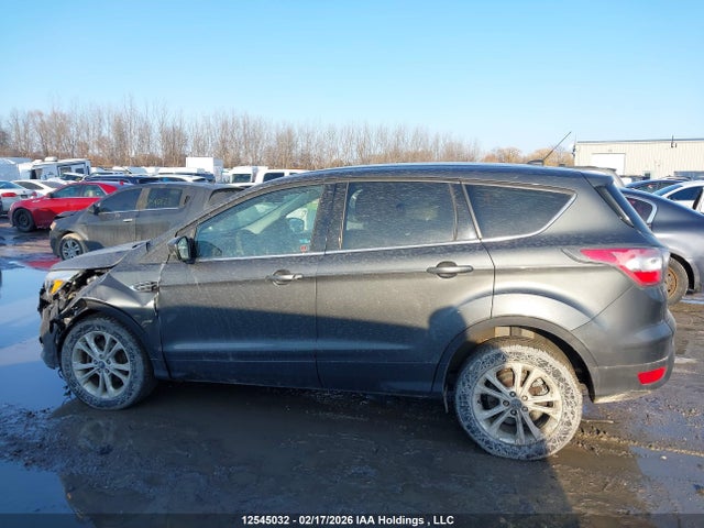 1FMCU0GD4HUA01081 Ford ESCAPE SE