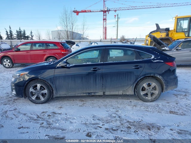 KNAF55AC8M5114318 KIA Forte5 Ex