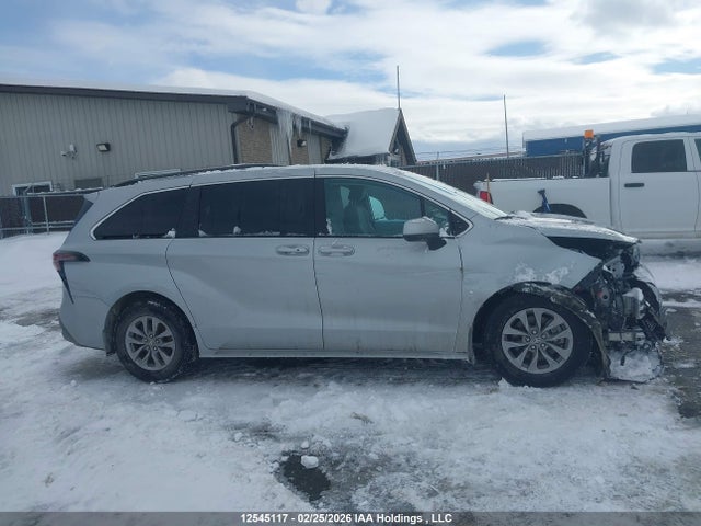 5TDGRKEC6SS247011 Toyota Sienna