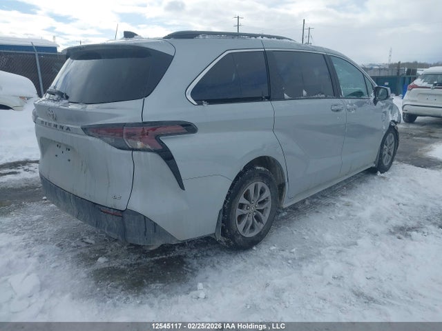 5TDGRKEC6SS247011 Toyota Sienna