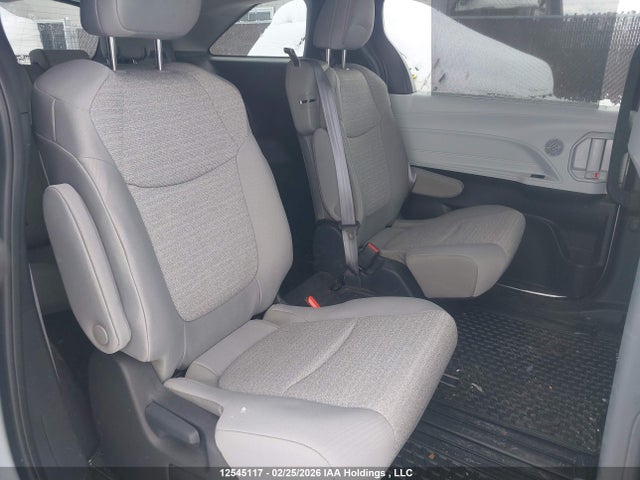 5TDGRKEC6SS247011 Toyota Sienna