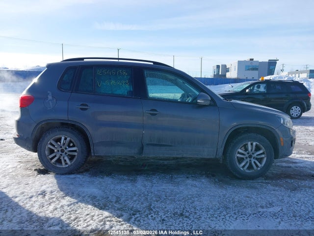 WVGHV7AX0GW576893 Volkswagen Tiguan