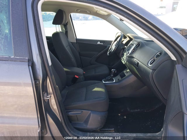 WVGHV7AX0GW576893 Volkswagen Tiguan