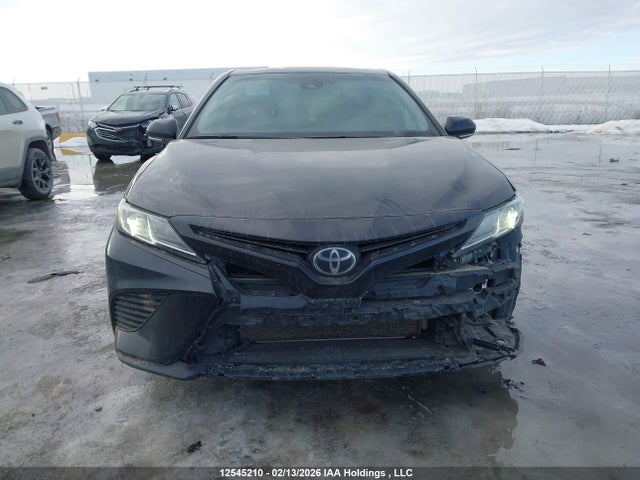 4T1B11HK0JU129962 Toyota CAMRY SE