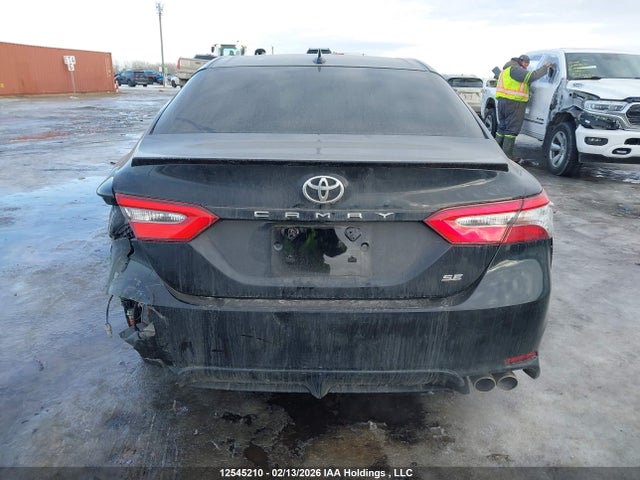4T1B11HK0JU129962 Toyota CAMRY SE