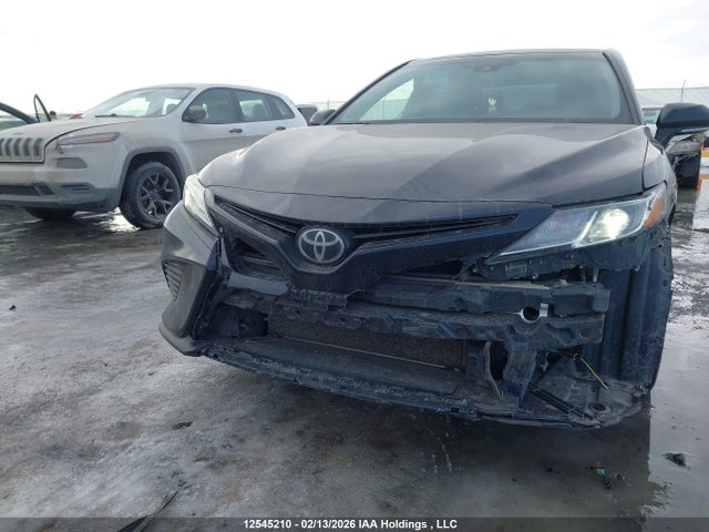 4T1B11HK0JU129962 Toyota CAMRY SE