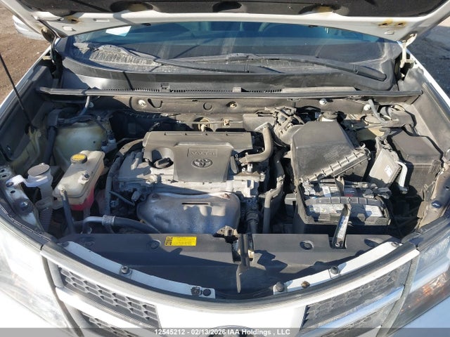 2T3ZFREV5FW227381 Toyota RAV4 LE