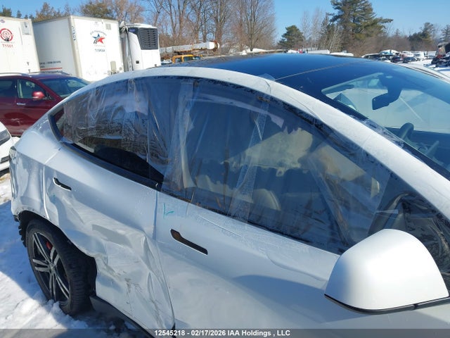 7SAYGDEF5NF519883 Tesla Model Y Performance