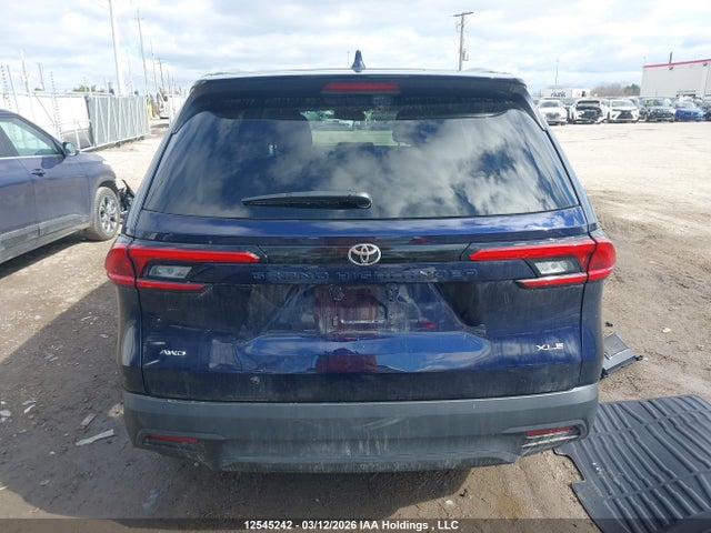 2024 Toyota Grand Highlander Xle მანქანა იყიდება აუქციონზე, vin: 5TDAAAB57RS058987, აუქციონის ნომერი: 12545242
