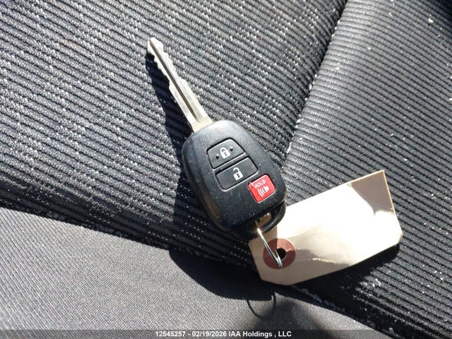 VNKKTUD30HA074544 Toyota YARIS LE