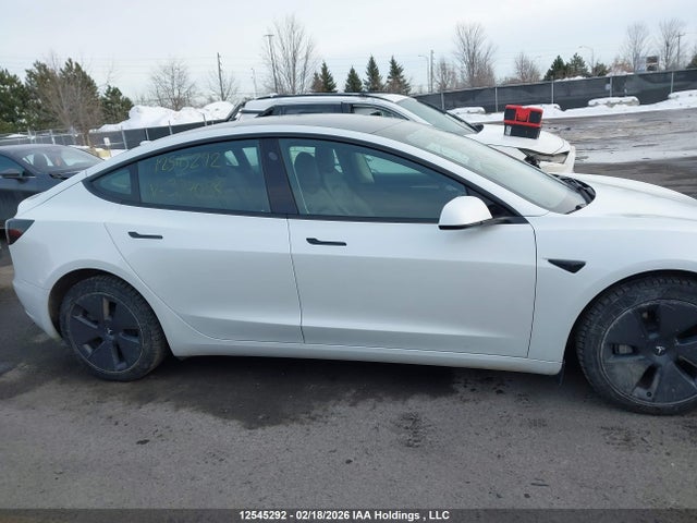 5YJ3E1EA8NF337028 Tesla MODEL 3