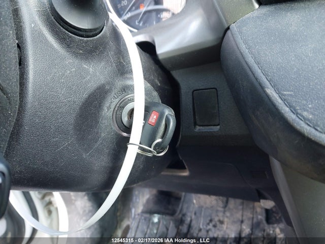 2T3ZFREV9JW429231 Toyota RAV4 LE