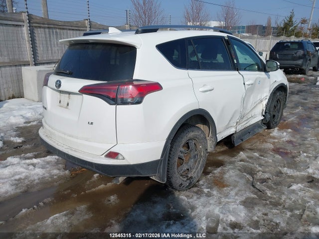 2T3ZFREV9JW429231 Toyota RAV4 LE
