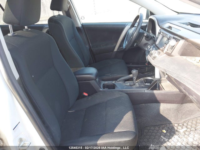 2T3ZFREV9JW429231 Toyota RAV4 LE
