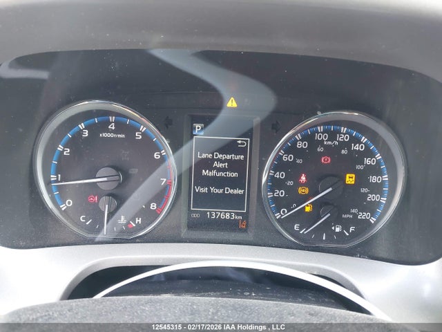 2T3ZFREV9JW429231 Toyota RAV4 LE
