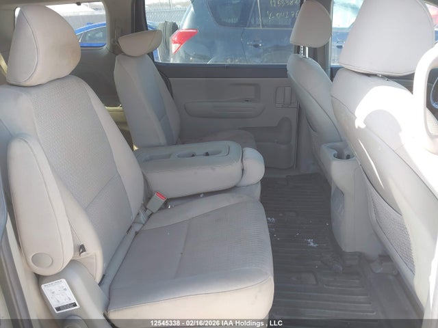 KNDMB5C10G6195926 KIA SEDONA LX