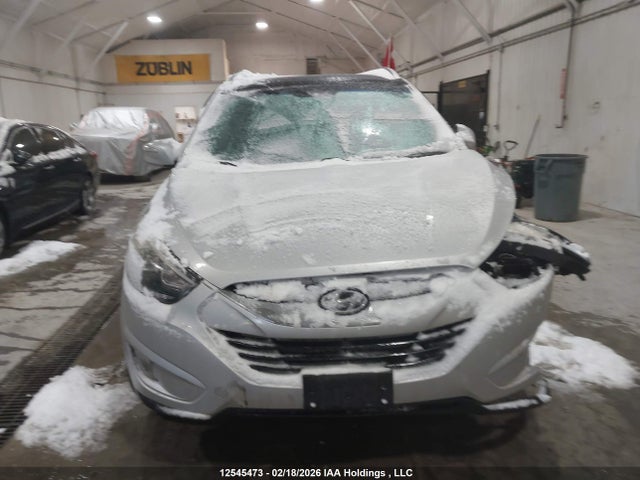 KM8JUCAG0FU981157 Hyundai Tucson Limited/se