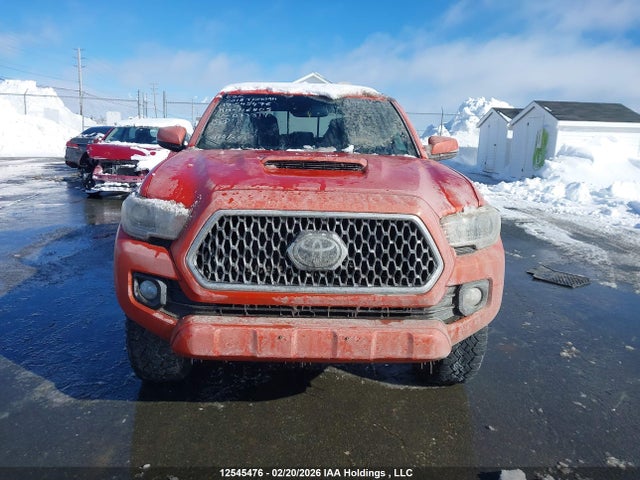 5TFDZ5BN8JX033317 Toyota Tacoma Dbl Cab/sr5/trd Sport/or