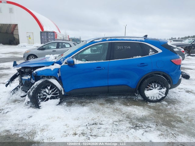 1FMCU9DZXMUA40790 Ford Escape Titanium Hybrid