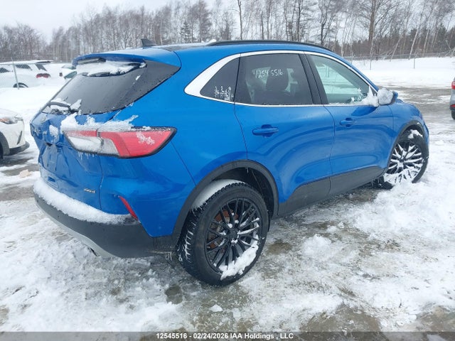 1FMCU9DZXMUA40790 Ford Escape Titanium Hybrid