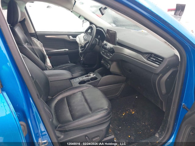 1FMCU9DZXMUA40790 Ford Escape Titanium Hybrid