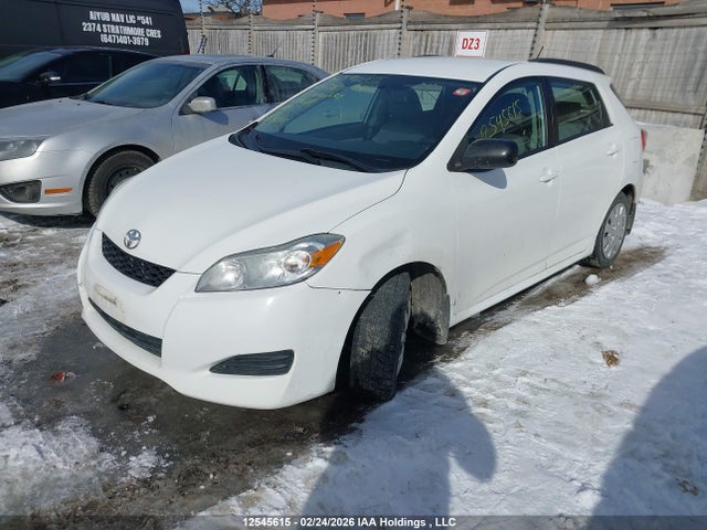 12545615 :رقم المزاد ، 2T1KU4EE4BC585585 vin ، 2011 Toyota Matrix Wagon مزاد بيع