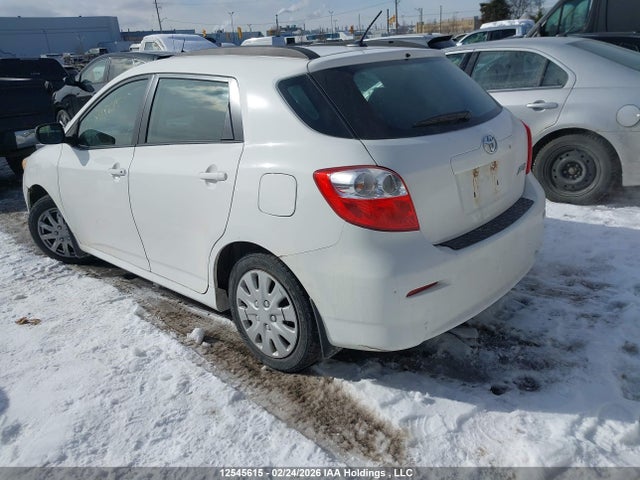 12545615 :رقم المزاد ، 2T1KU4EE4BC585585 vin ، 2011 Toyota Matrix Wagon مزاد بيع