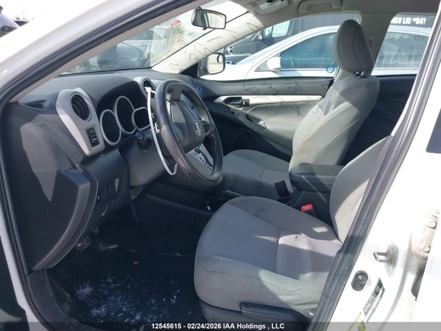 12545615 :رقم المزاد ، 2T1KU4EE4BC585585 vin ، 2011 Toyota Matrix Wagon مزاد بيع