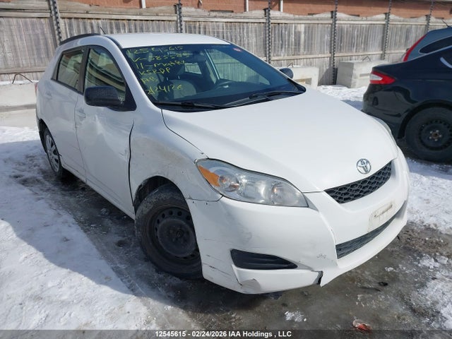 12545615 :رقم المزاد ، 2T1KU4EE4BC585585 vin ، 2011 Toyota Matrix Wagon مزاد بيع