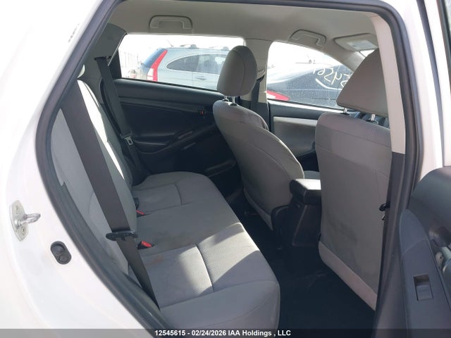 12545615 :رقم المزاد ، 2T1KU4EE4BC585585 vin ، 2011 Toyota Matrix Wagon مزاد بيع