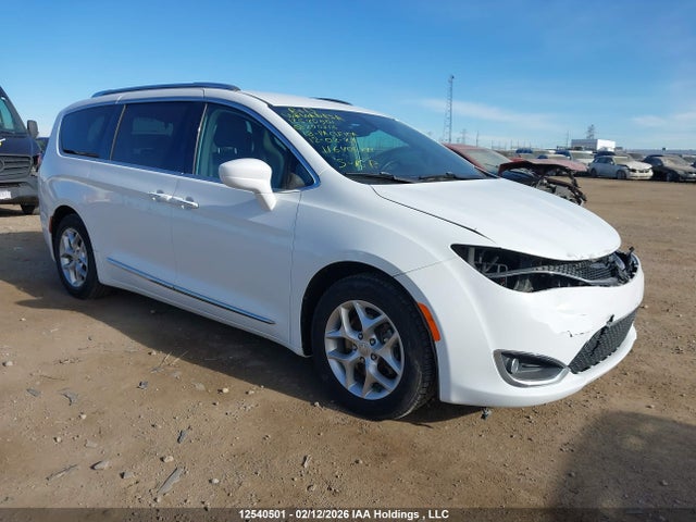 2C4RC1EG3JR290316 Chrysler Pacifica Touring-l
