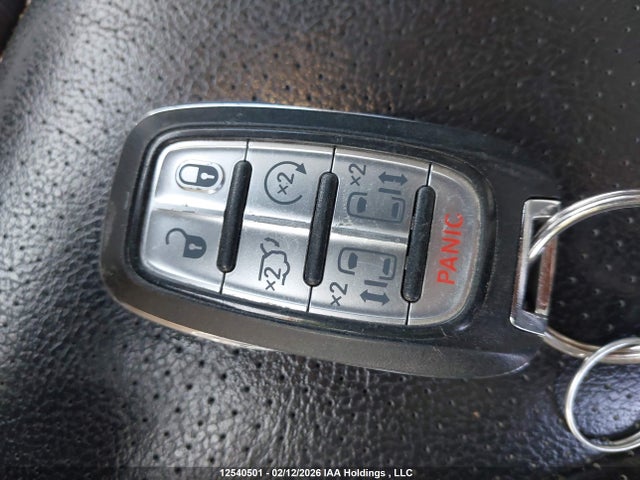 2C4RC1EG3JR290316 Chrysler Pacifica Touring-l