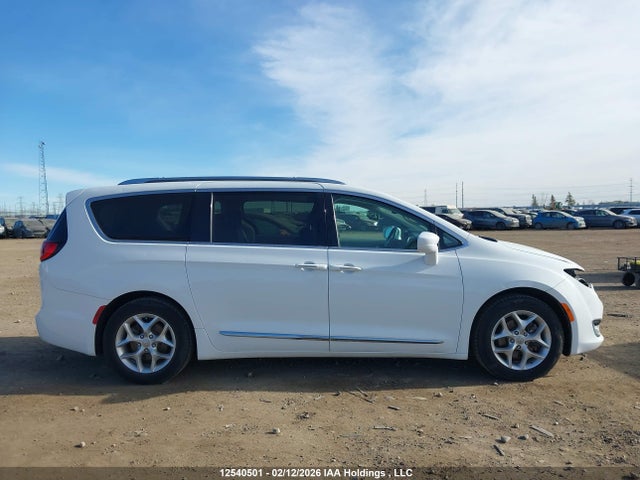 2C4RC1EG3JR290316 Chrysler Pacifica Touring-l