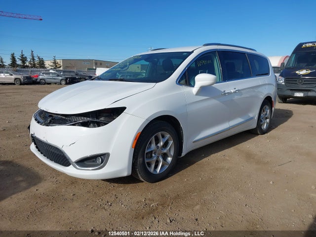 2C4RC1EG3JR290316 Chrysler Pacifica Touring-l