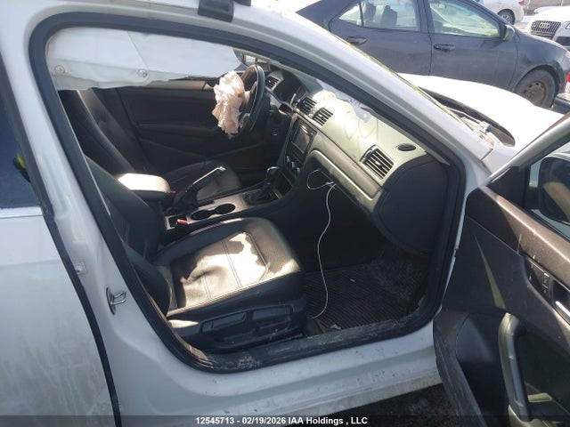 1VWBS7A32FC103946 Volkswagen Passat