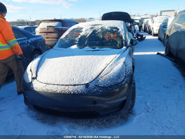 5YJ3E1EA4NF333123 Tesla MODEL 3