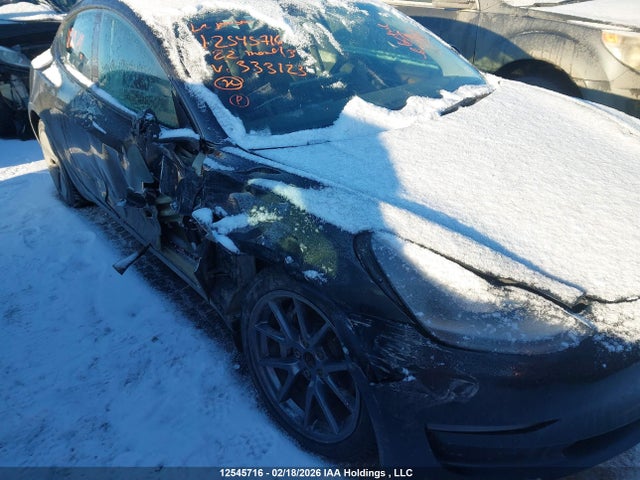 5YJ3E1EA4NF333123 Tesla MODEL 3