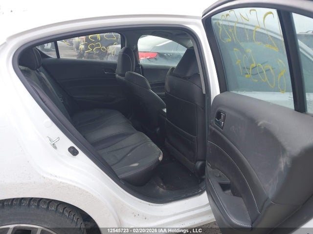 19UDE2F79NA800527 Acura Ilx Premium