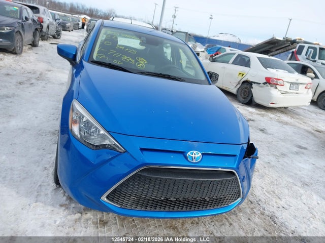 3MYDLBJV0LY711983 Toyota Yaris Le/xle